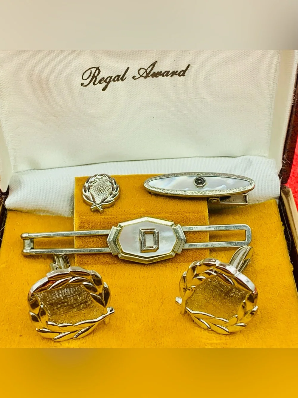 Vintage Men's Mother of Pearl Tie Bars & Olive Branch Cufflinks